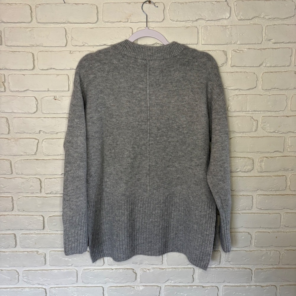 For The Republic Gray Crewneck Knit Sweater‎ Women's Size Medium - Picture 6 of 6